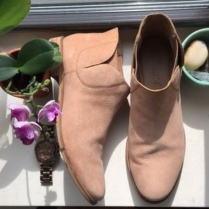 Splendid Pebbled Leather Chelsea Bootie